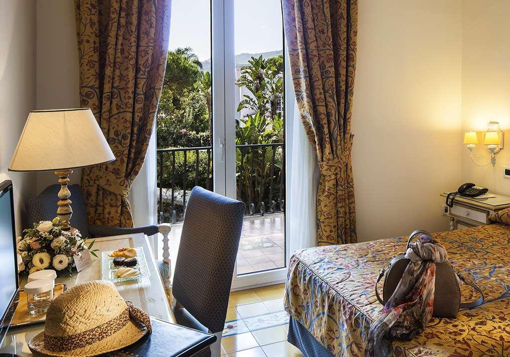 Excelsior Belvedere Hotel & Spa Иския Стая снимка
